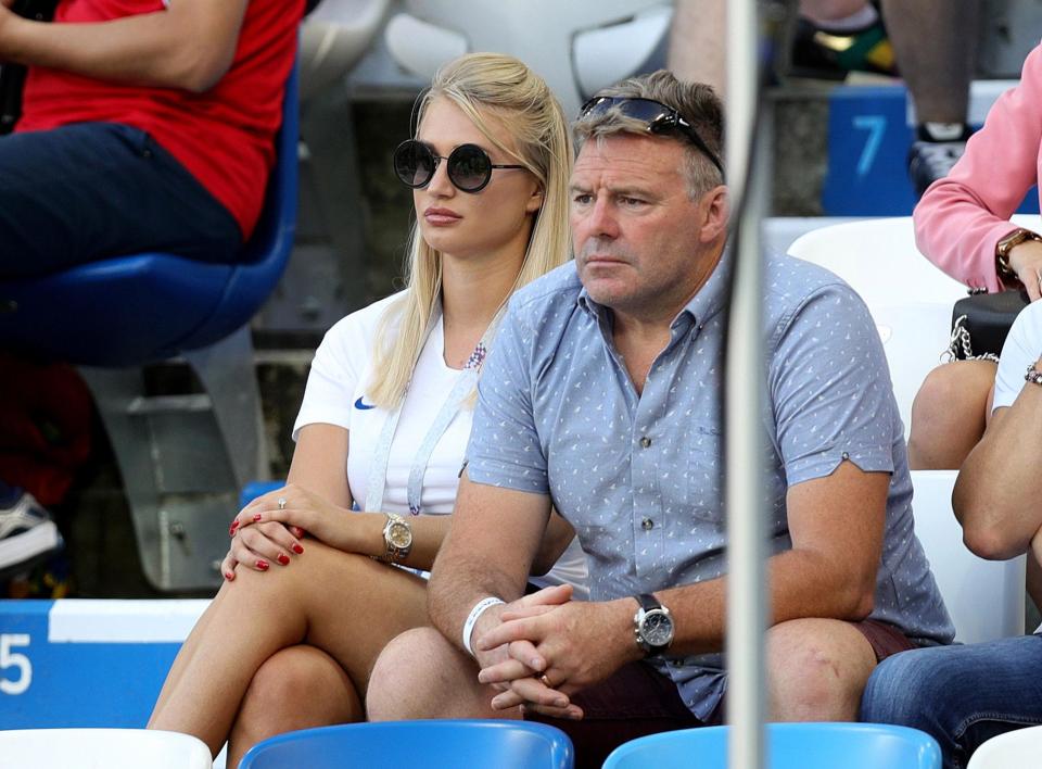 英格兰球队取消禁欲令脚步浮浮踢不起球，瓦尔迪太太C位开杀