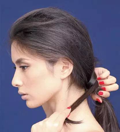 中分烫发怎样扎头发简单好看,烫发后怎么扎好看视频