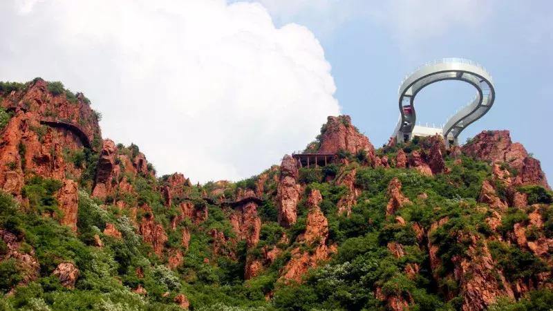 郑州附近有玻璃栈道的地方,郑州玻璃栈道景区有哪些好玩的