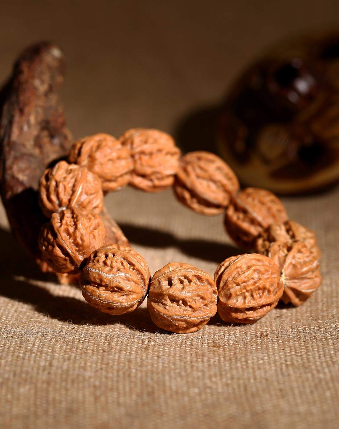 佛肚小核桃手串包浆图,挑选文玩核桃的六无诀窍