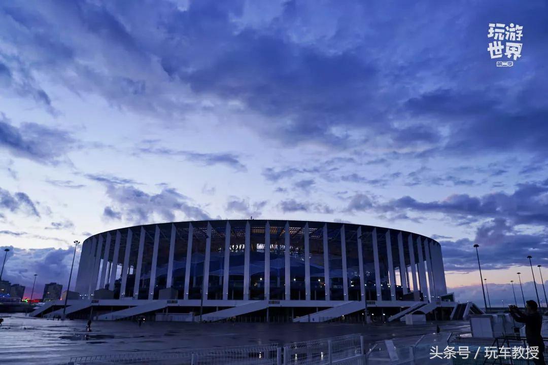 行李箱当“球门”！这SUV大得夸张！