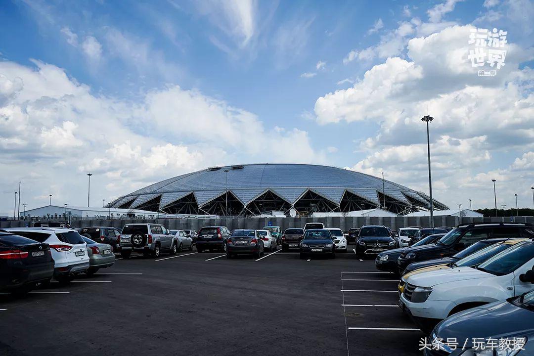 行李箱当“球门”！这SUV大得夸张！