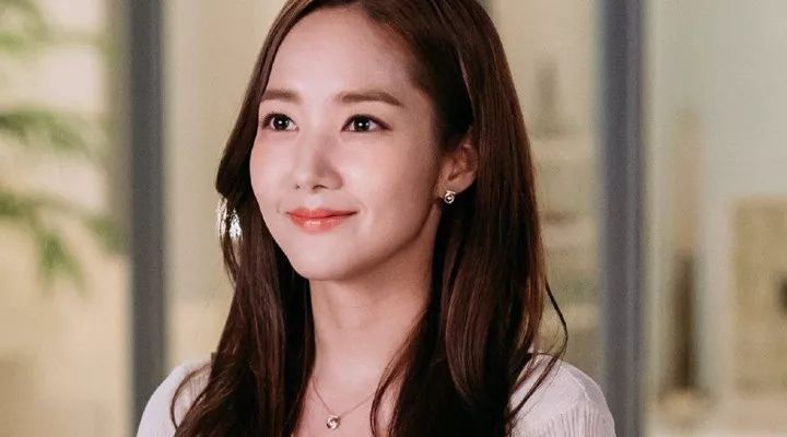 戚薇直播间润唇膏,戚薇用的什么牌子的润唇膏