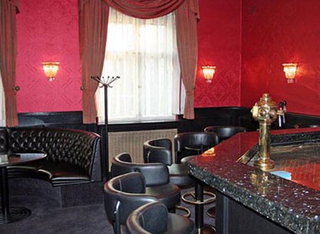 足球贫民窟球星,足球巨星最大的豪宅