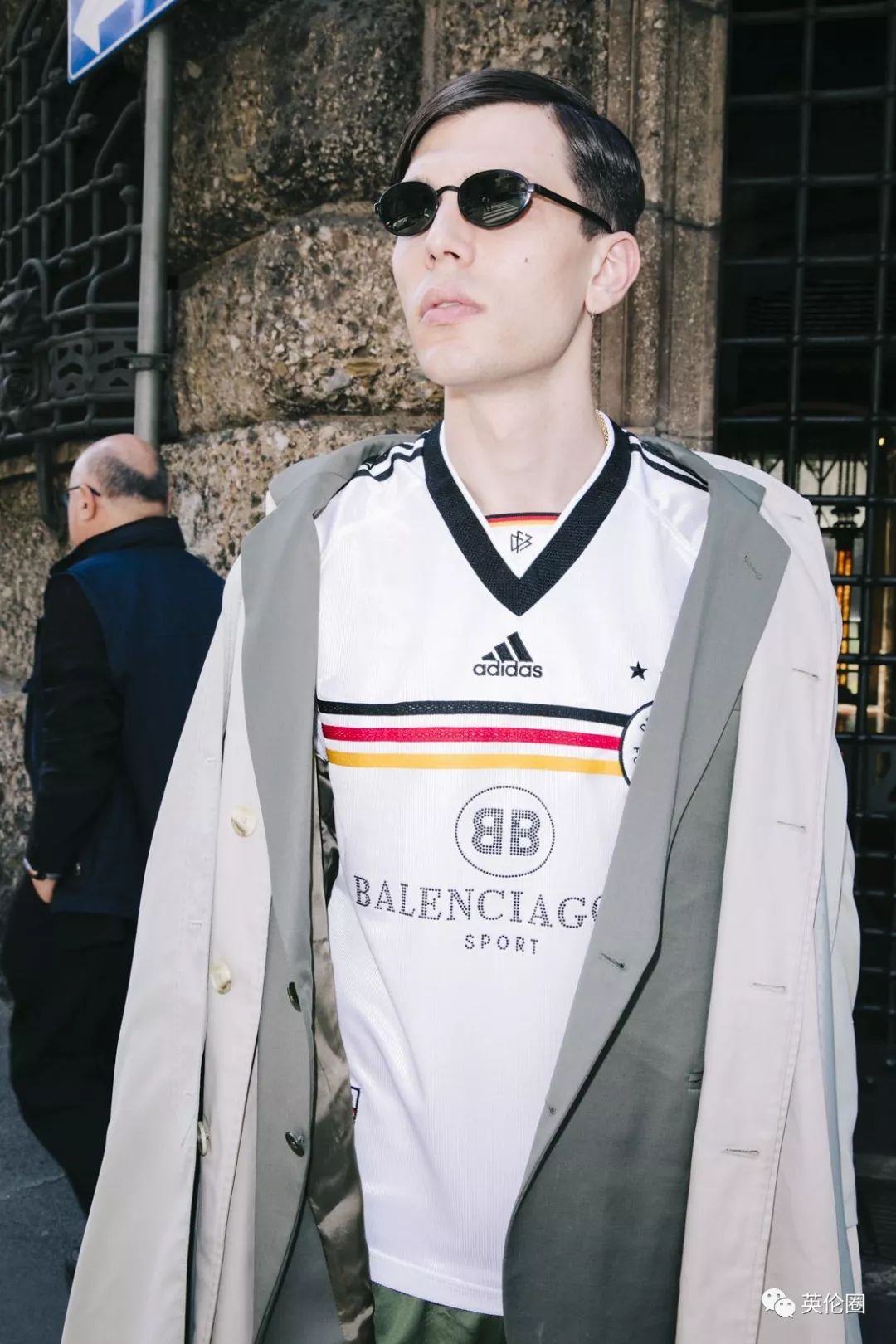 为了蹭世界杯热点，时尚杂志携手潮牌把魔爪伸向了球衣……