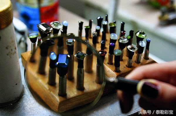 泰勒彩宝:去宝石的原产地买宝石的几大误区不知多少人中招过