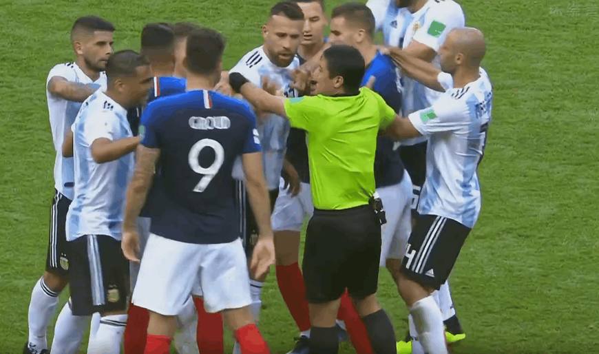 阿根廷铁卫打篮球,输球又输人连进五个三分