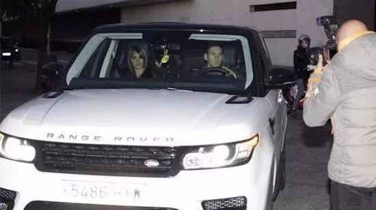 梅西和c罗19岁的照片,梅西和c罗同一天告别