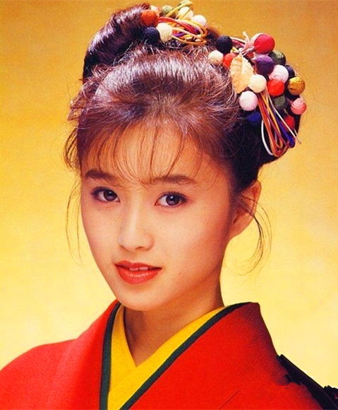 曾经玉女偶像43岁酒井法子复出之路艰难深陷64岁歌手不伦恋丑闻