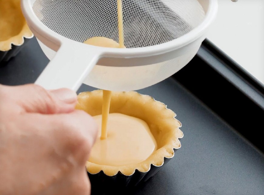 蛋挞液蛋挞皮制作蛋挞的方法,蛋挞液蛋挞皮空气炸锅怎么做蛋挞