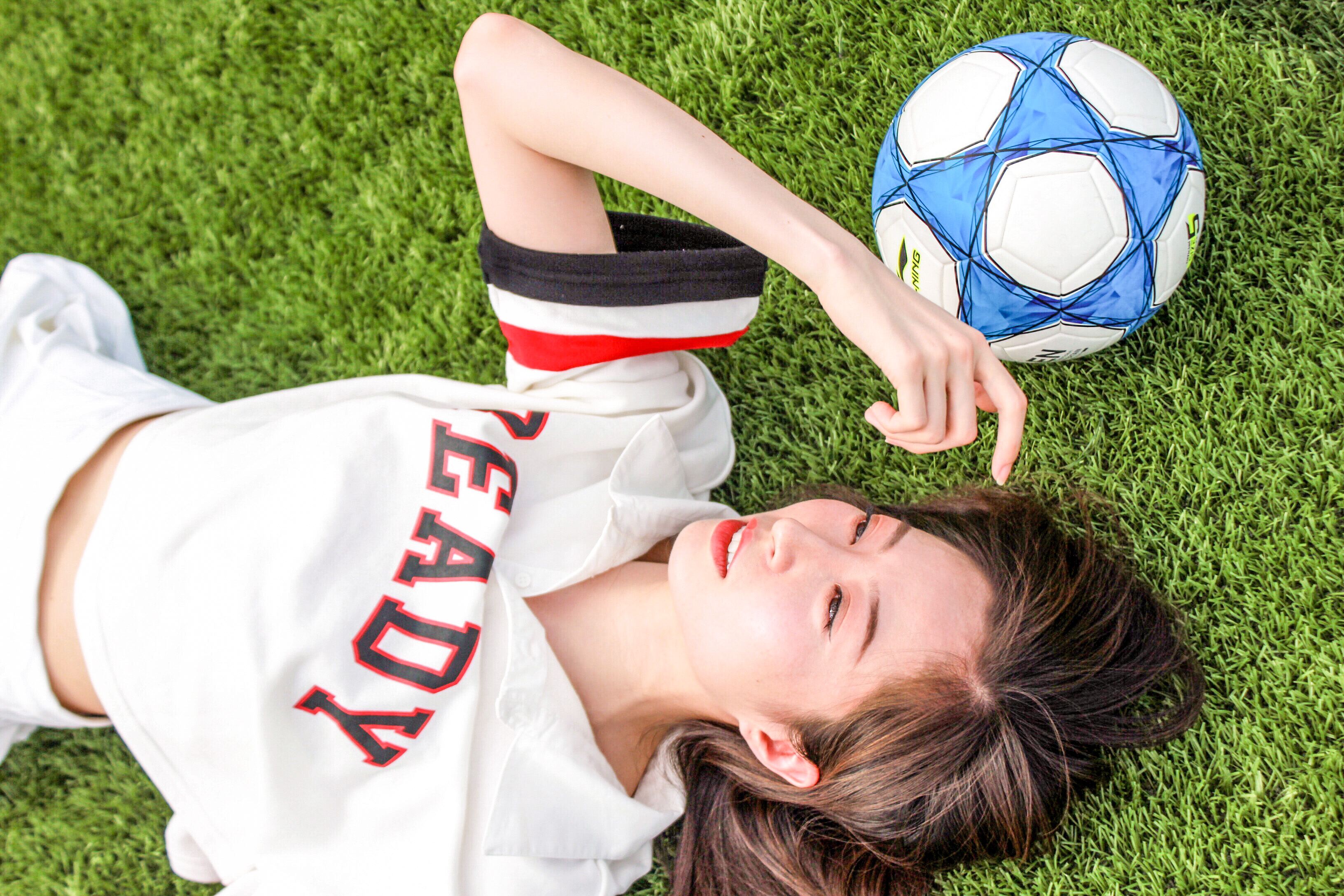 卫薇儿真人照片,卫薇儿惊艳的照片