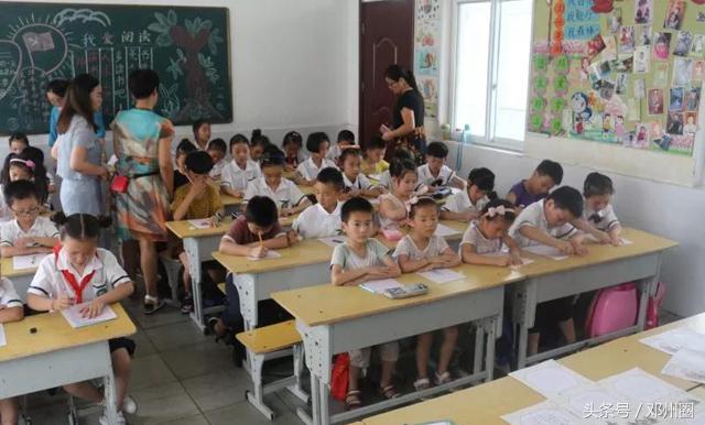 邓州市花洲实验小学新闻,邓州市花洲实验小学入队