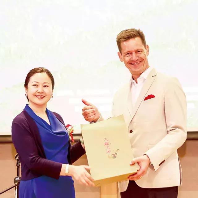 居民秦蔚虹:七年,从英语角到社区公益平台