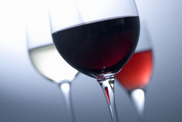 哺乳期间的宝妈最好还是少吃,宝妈哺乳期少吃蛋奶