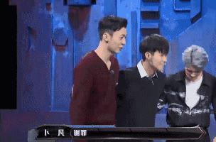 机器人格斗打得好，Angelababy主动给微信号？