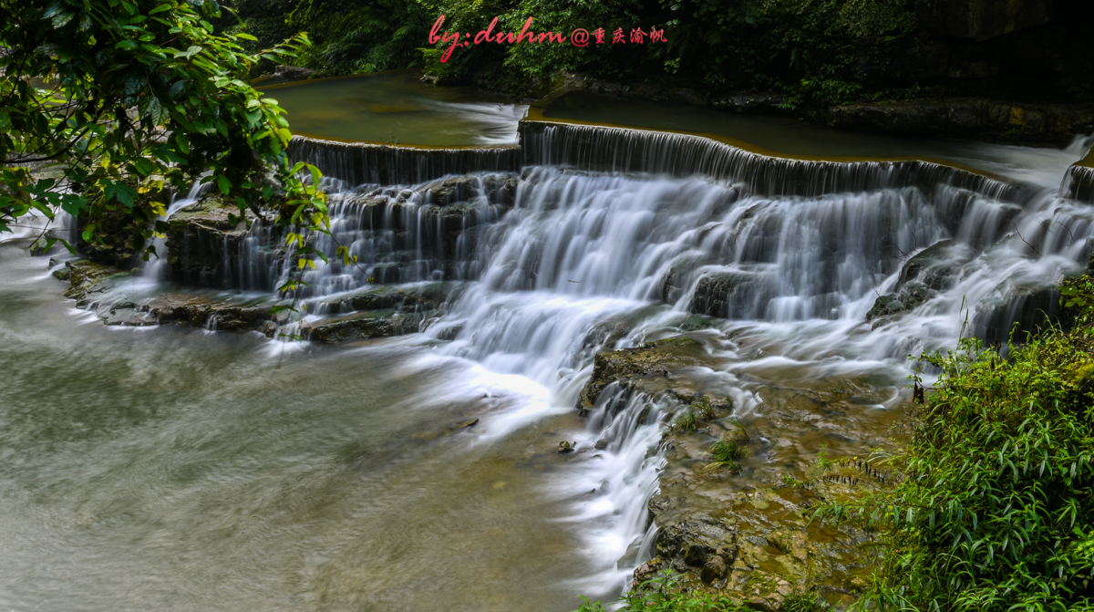 九龙潭瀑布和黄果树瀑布都挺壮观,亚洲第一瀑是黄果树瀑布吗