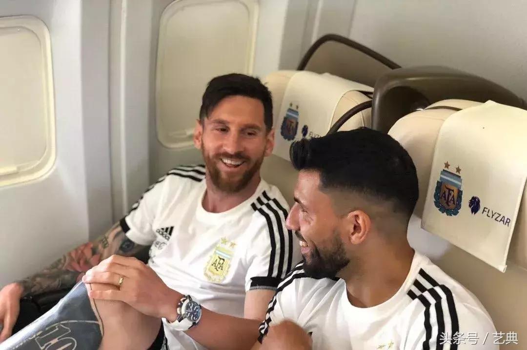 梅西c罗戴袖标,梅西c罗明星赛球衣