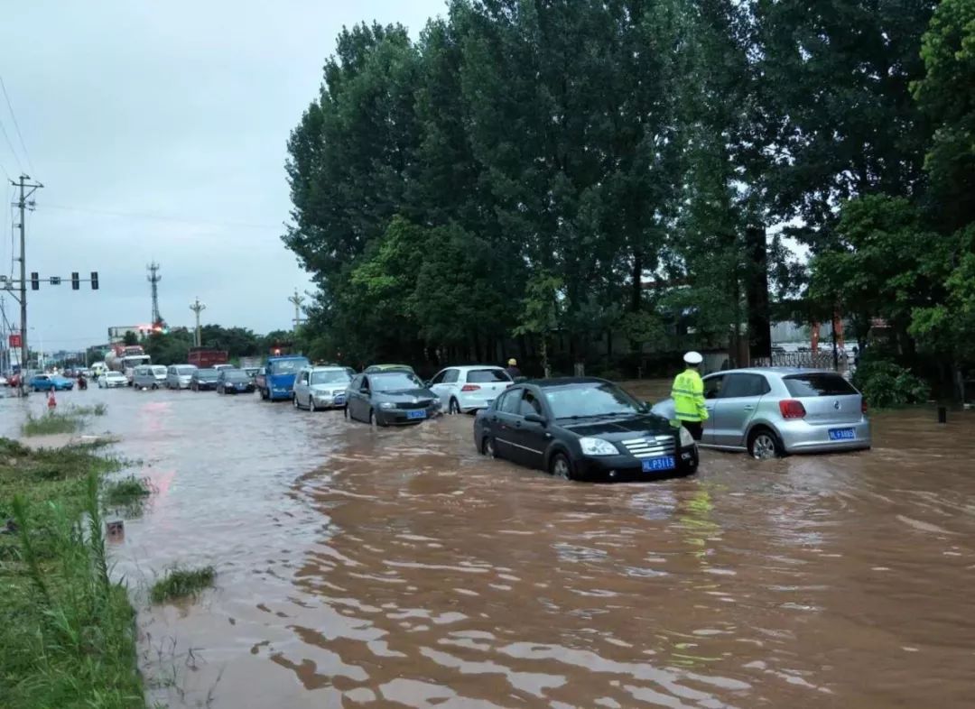 直击近段时间全国各地暴雨现场,直击多地暴雨汛情宜昌