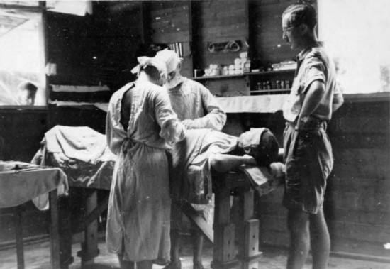 美军士兵回忆日本虐俘：睡在屎尿当中，喝寄生着多种病菌的水