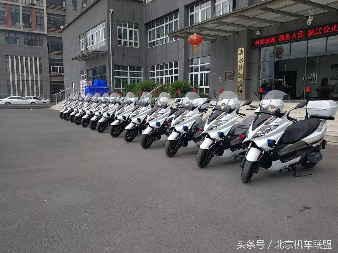 Benelli银刃250警用版长啥样？贵州惠水县公安局铁骑交车现场