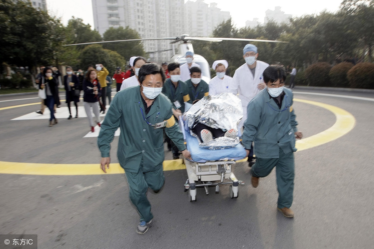 吞灯泡没取出来医院怎么处理,吞灯泡取不出来的医生