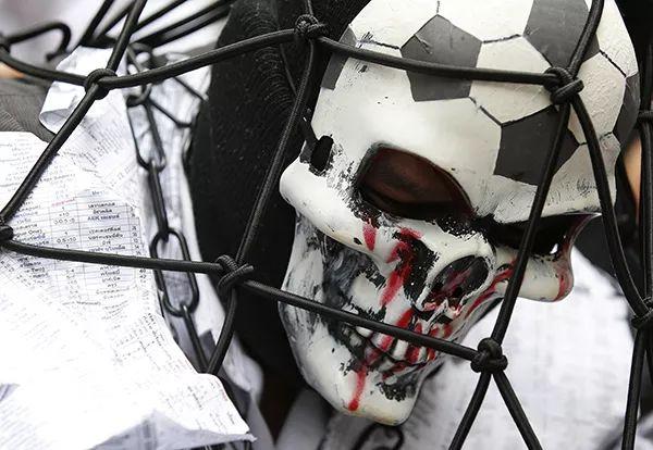 欠巨款，借网贷，跑路：一位*球赌**青年的球状生活