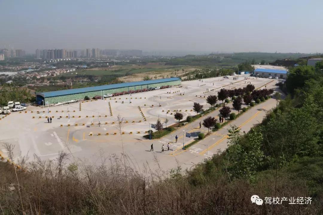 驾校实战派高端访谈:西安华津赵凤军的降龙十八掌