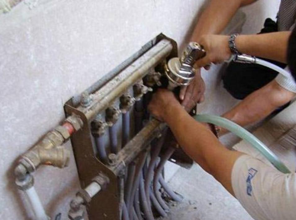 碳纤维地暖和水地暖哪个省钱,装水地暖还是碳晶地暖好