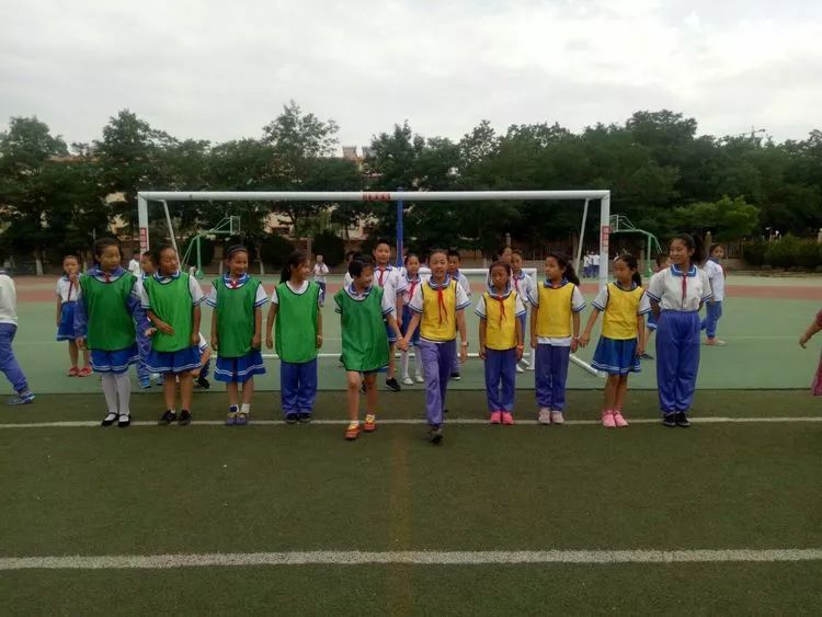 金昌市第四小学足球比赛,实验小学女子足球队