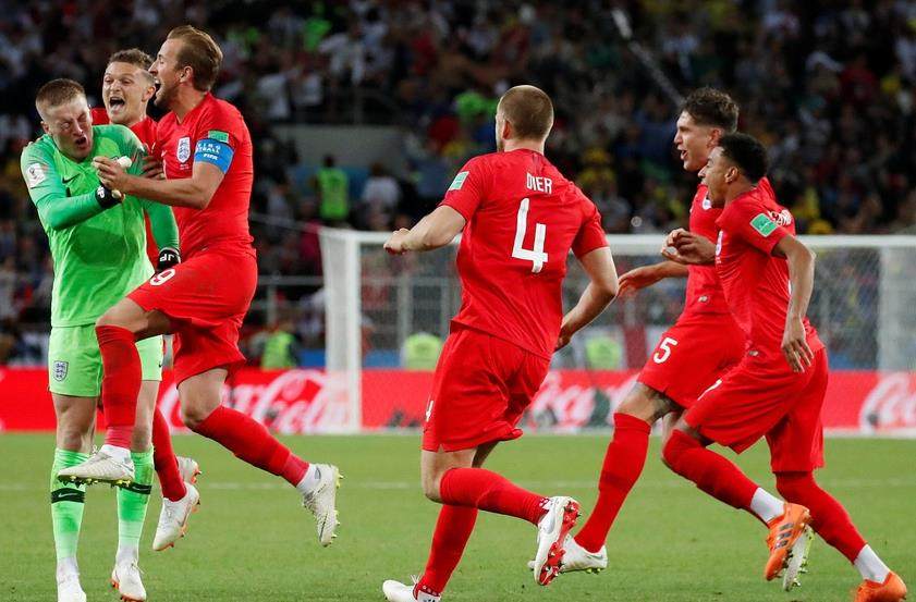 央视新闻解说口误,央视足球口误全场比赛结束