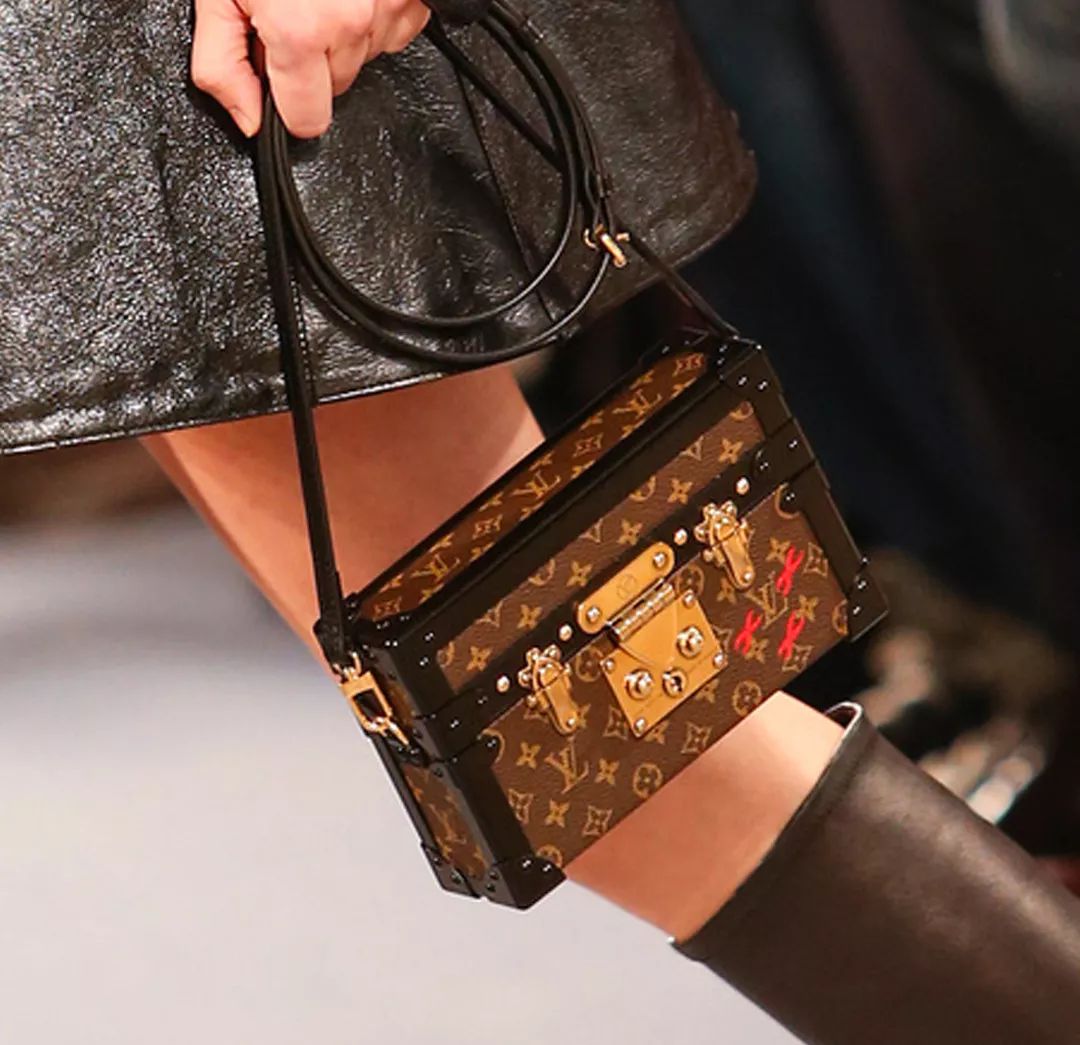 二手奢侈品如何不被坑的,二手奢侈品市场为何这么火爆