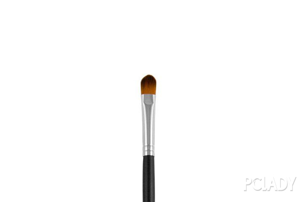 撩人化妆刷正确用法,化妆刷的正确方法和技巧