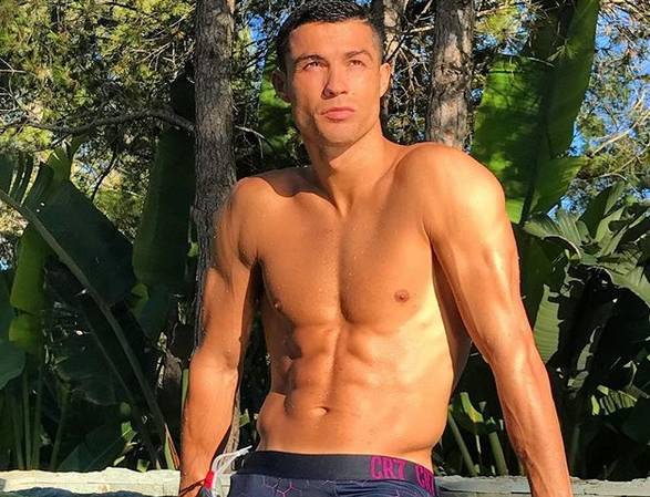 想不到总裁C罗输给了这个男人！其交往5年的超模女友被他拿下了