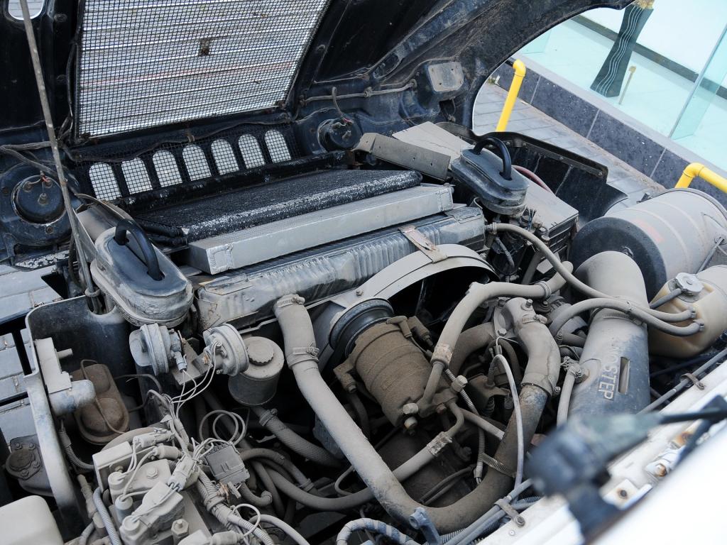 防弹越野车悍马h1皮卡,悍马h1越野车碰撞测试