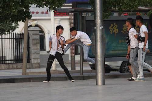 男人梦到别人打架预示着什么,梦到打架别人流血是什么征兆