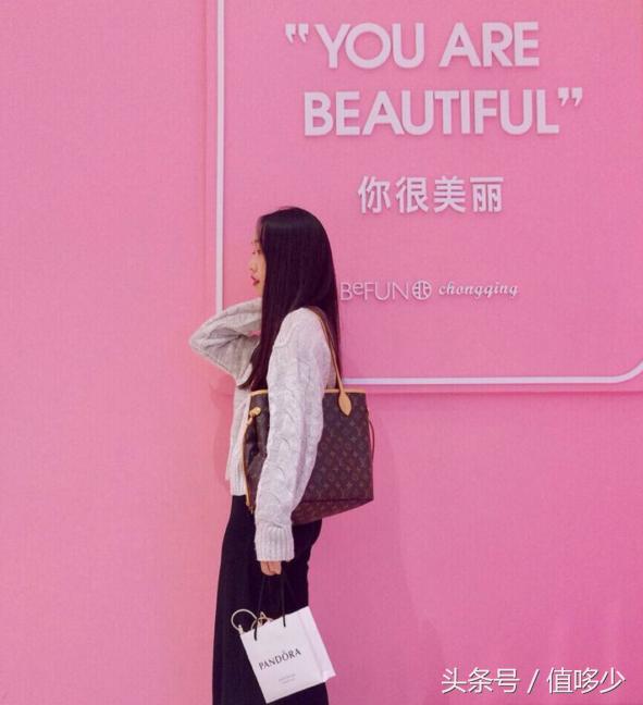 古驰和lv包包哪个最保值,最值得买的LV包包有哪款