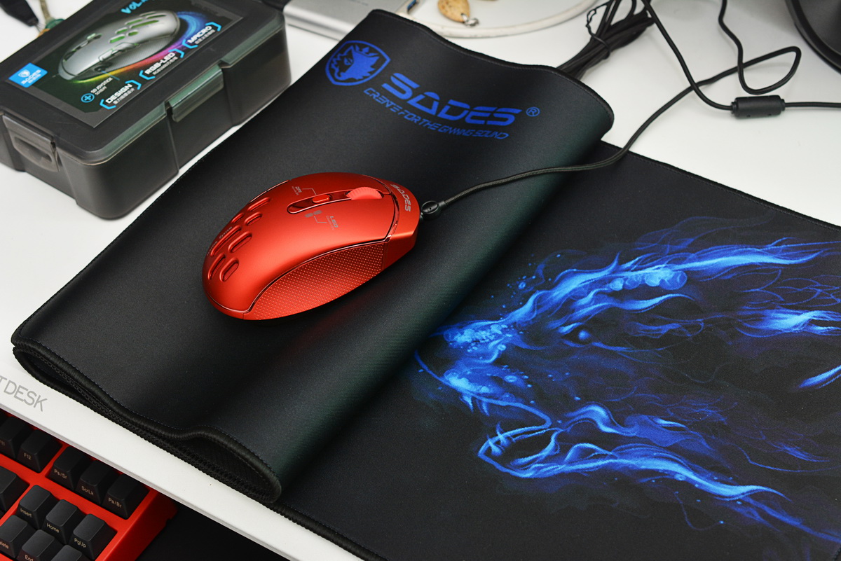 国产大玩个性，分分钟玩懂赛德斯飞鱼游戏鼠标