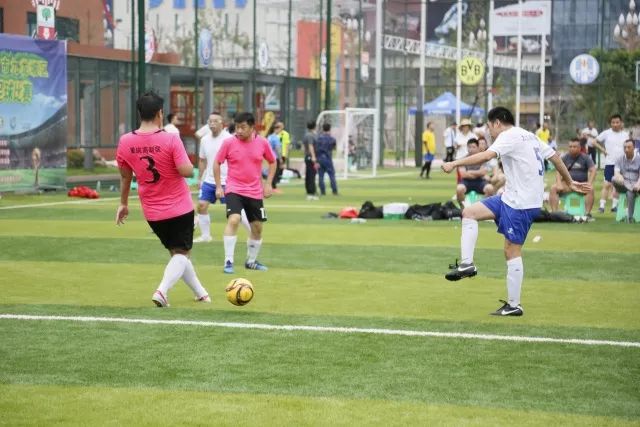 竞技绿茵,重庆高新区足球代表队