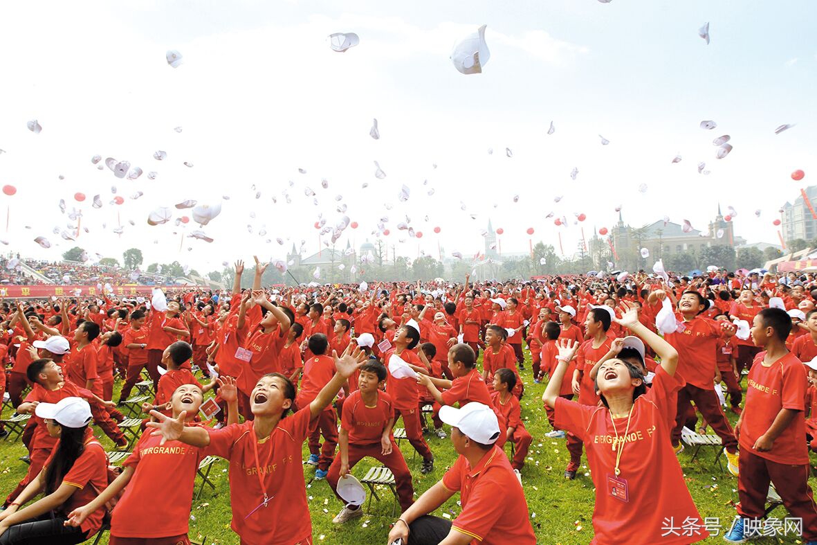 免费足球青训营少年,恒大足校15岁小将晋级一线队