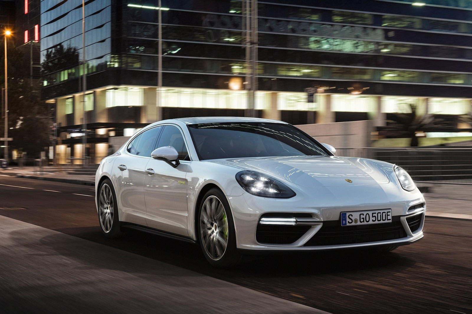 100多万的帕拉梅拉和卡宴,保时捷卡宴和帕拉梅拉怎么选