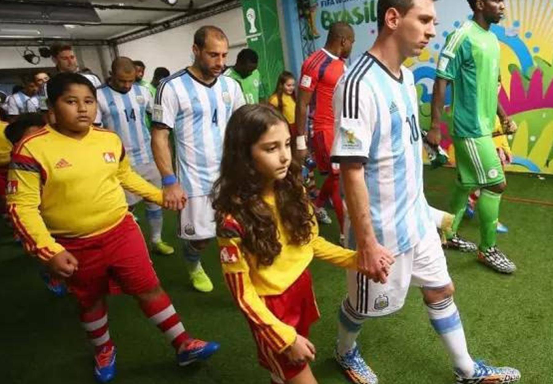 足球比赛中的球童是怎么选出来的,足球比赛为什么有球童