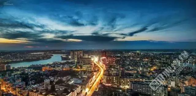 吴川震撼的视频,吴川超燃视频