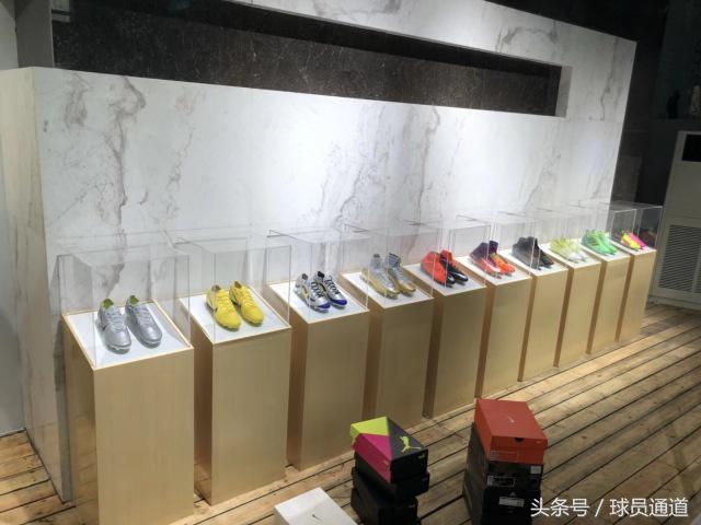 “兄弟，请问汉森贝壳球场怎么走？”