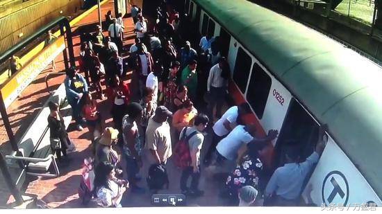 我不是药神我是一个平凡人,我不是药神黄毛最后怎么活了