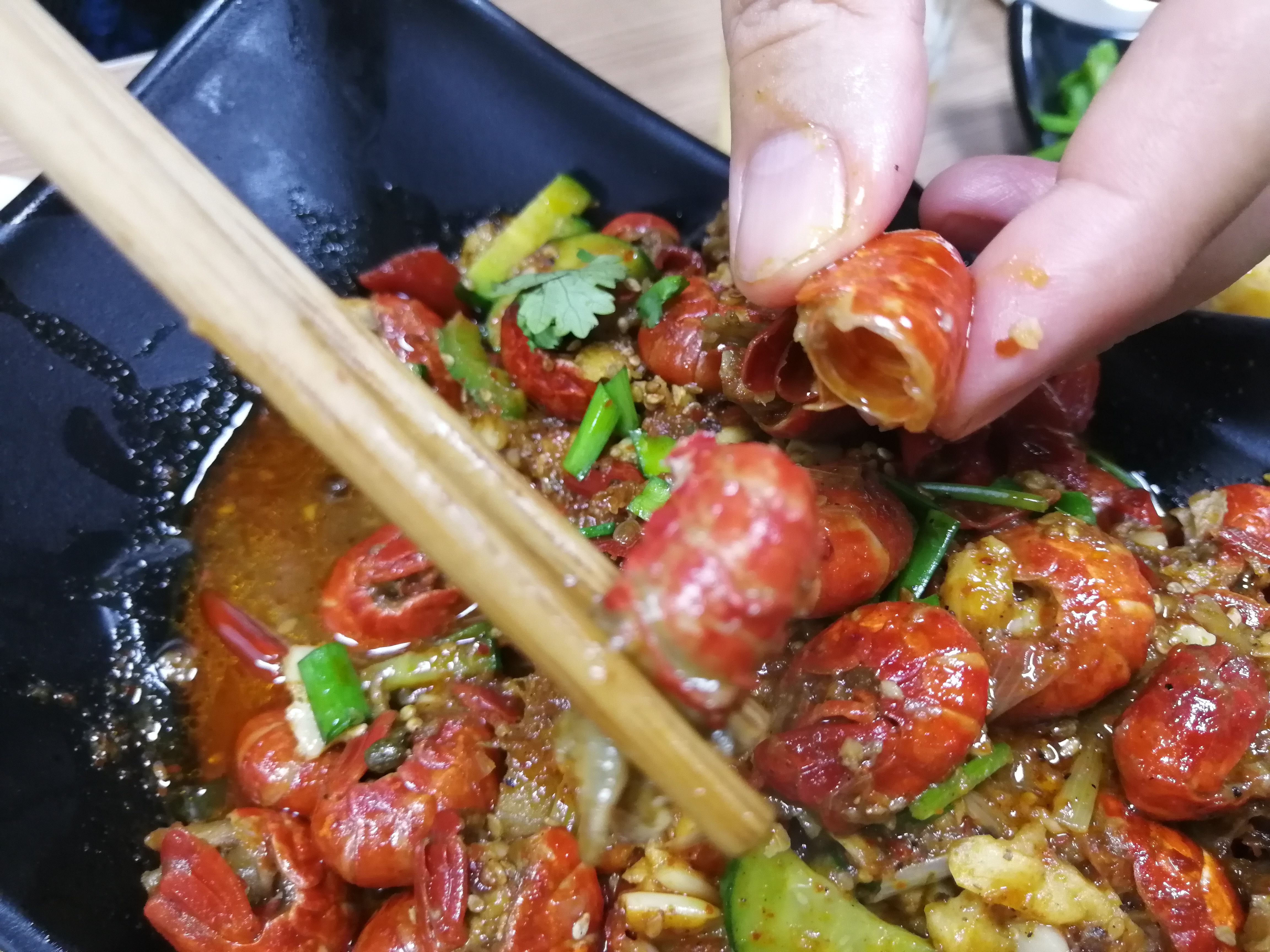 郑州的郏县羊肉饸饹面不中吃？你去沙口路怼一碗闪老大就懂了！