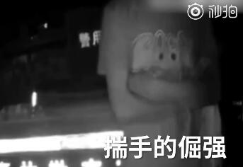 重回90年代靠卖小龙虾发家致富,90后卖鱼小伙年入千万