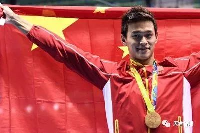 后期菌来带你看看紧张、弱不禁风、表里不一的跨界歌手长什么样