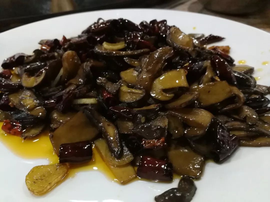 云南又到“生死存亡”季！为啥年年有人冒死吃这货？看过来！