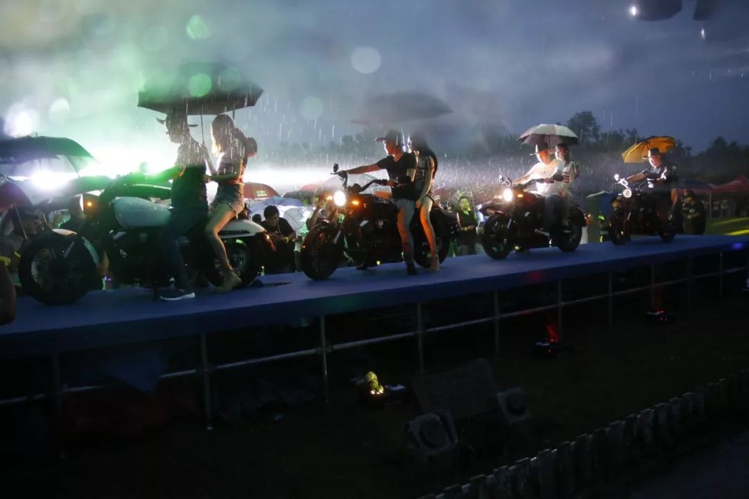 龙嘉v途250新款,v咖龙嘉250几座车