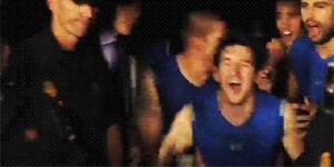 梅西踢球的那些愤怒时刻,梅西踢球就像球粘在脚上